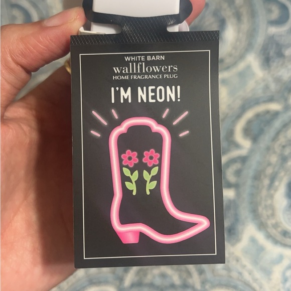 Neon Boot wall plug - Picture 2 of 4